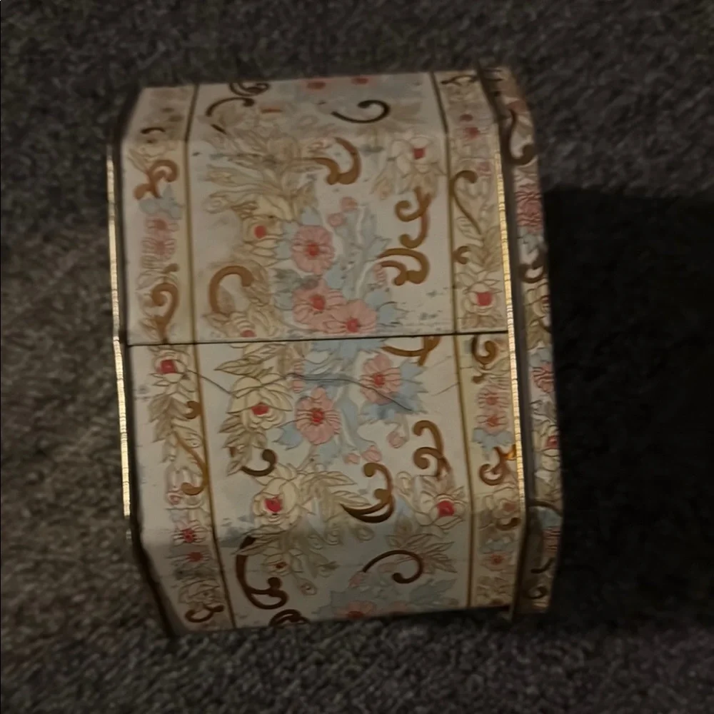 Meister Octagonal Tin Pastel Florals Gold Vintage 80s Made in Brazil - Picture 6 of 6